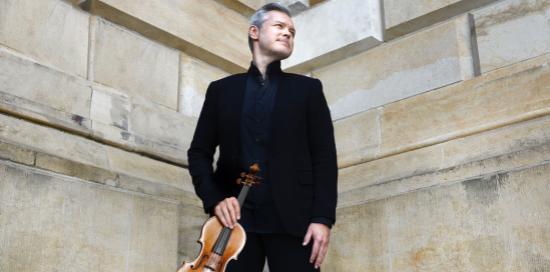 Vadim Repin con in mano il suo violino