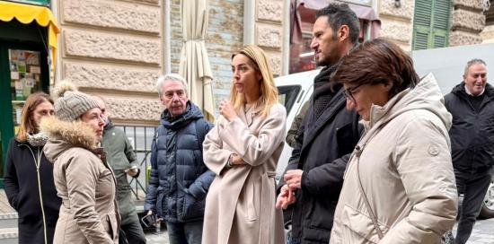 Sampierdarena: la sindaca Salis, il presidente di Municipio Colnaghi e la assessora Pericu a colloquio con alcuni cittadini Sampierdarena: la sindaca Salis, il presidente di Municipio Colnaghi e la assessora Pericu a colloquio con alcuni cittadini