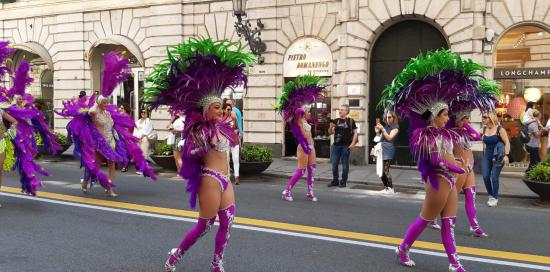 ballerine in via Roma