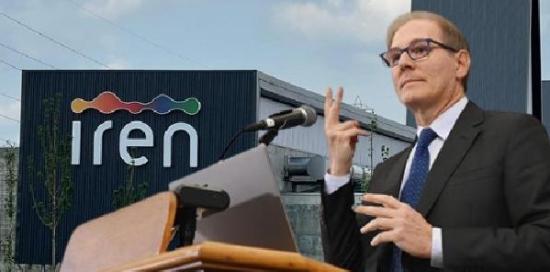 Paolo Emilio Signorini sullo sfondo logo Iren