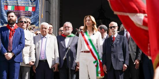 La sindaca Salis in piazza Matteotti tra i presidenti Ronzitti e Bisca