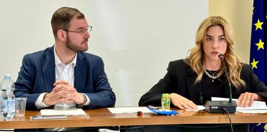 La sindaca Salis a fianco del presidente di Municipio Lorenzo Passadore La sindaca Salis a fianco del presidente di Municipio Lorenzo Passadore