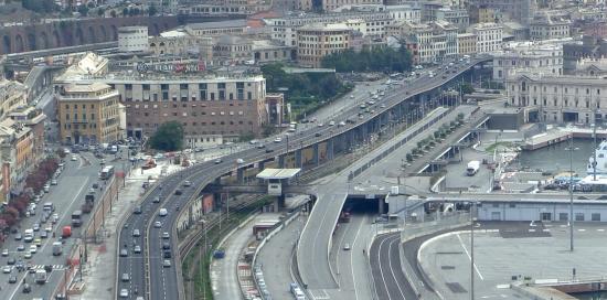 Foto dall'alto di un tratto di Sopraelevata