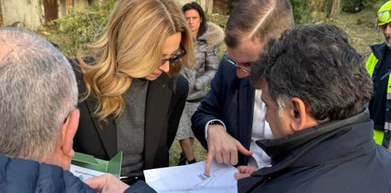 La sindaca Salis, l'assessore Ferrante e il presidente Passadore durante uno dei sopralluoghi La sindaca Salis, l'assessore Ferrante e il presidente Passadore durante uno dei sopralluoghi