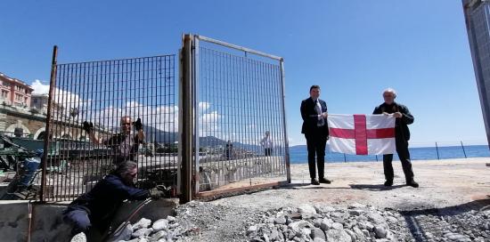il cancello aperto