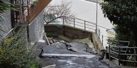 Frana via Napoli