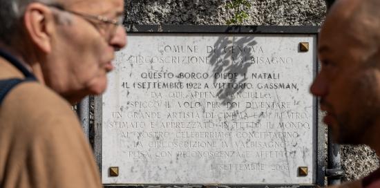 La targa in memoria di Vittorio Gassman