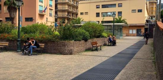 Foto di piazza Oriani con al centro il Teatro Verdi - Credits Maria Montolivo