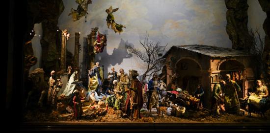 Il classico presepe ospitato nella Cattedrale di San Lorenzo