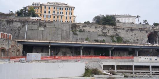 Mura oggi pre restauro Waterfront