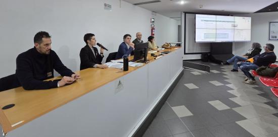 Al tavolo, oltre all'assessore Ferrante e al presidente Colnaghi, progettisti e tecnici del Comune di Genova