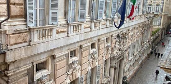 particolare della facciata di palazzo Tursi