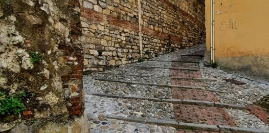 vico superiore di Campo Pisano - rifacimento creuza - foto 13 marzo