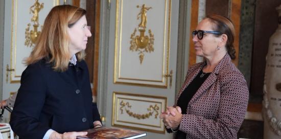 Un momento dell'incontro tra l'assessora Beghin e la console Welter