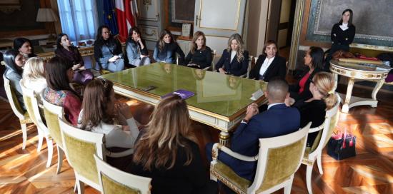 La delegazione accolta nell'Ufficio di rappresentanza del sindaco a Palazzo Tursi