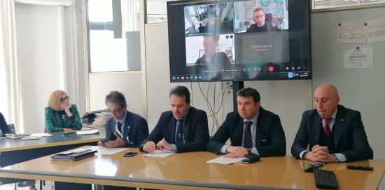 tavolo relatori