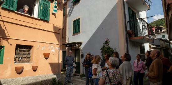 "Incontro" con una residente in via Benedetto da Porto