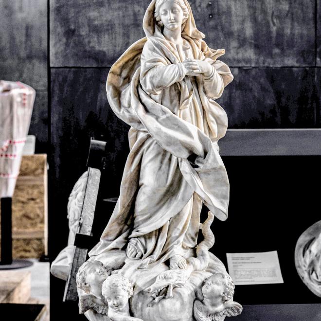 Museo di Sant'Agostino, interno con scultura 