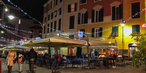 foto notturna piazza 