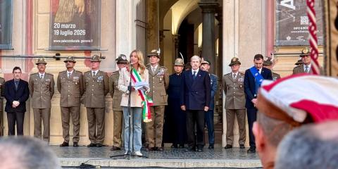 L'intervento della sindaca in piazza De Ferrari, davanti all'ingresso di Palazzo Ducale