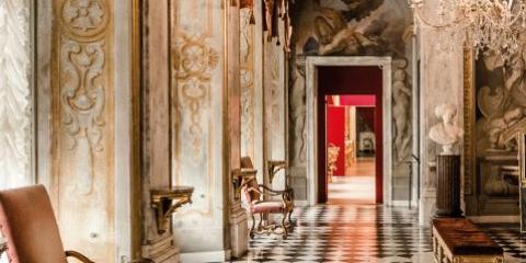 Interno sala ottocentesca
