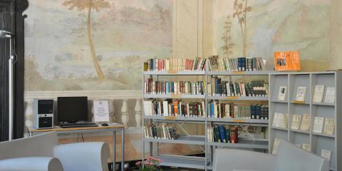 foto interno biblioteca
