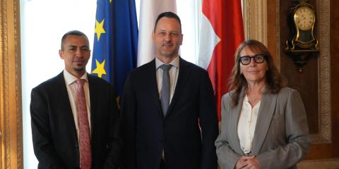 Il consigliere Kaabour con l'ambasciatore Schiltz e l'assessora Beghin