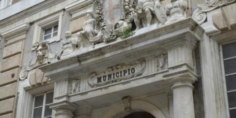 Frontone di Palazzo Tursi