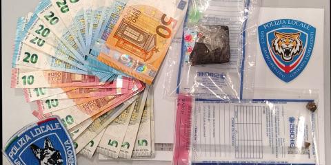 Banconote e sostanze stupefacenti sequestrate dalla Polizia Locale