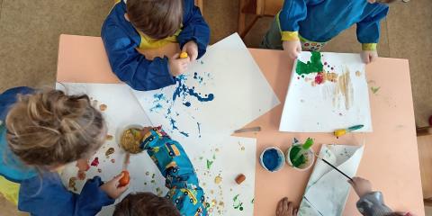 attività di pittura