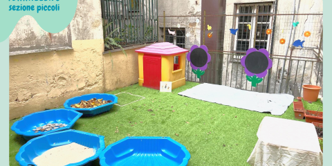 terrazzino con giochi per la sezione piccoli