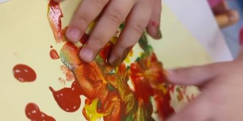 Pittura  tempera  con le dita 
