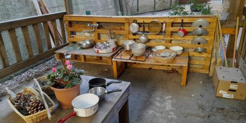 giochi in  cucina  all'aperto   Nido Arcobaleno