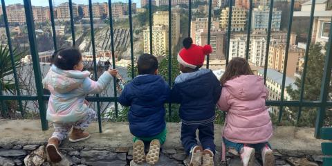 guardiamo il panorama dal giardino