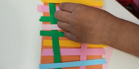 telaio di carte colorate