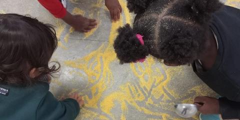 gioco con la  sabbia