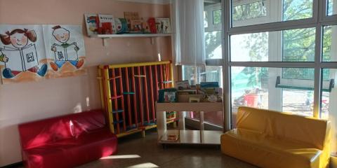sezione dei grandi con divanetti