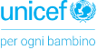 scritta UNICEF e logo (globo incorniciato da rami di ulivo e in primo piano silhouette di bimbo in braccio ad un adulto)
