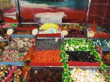Uno stand con caramelle (foto di repertorio)