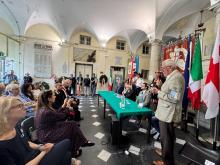 Atrio di Palazzo Fieschi durante la cerimonia: in prima fila il presidente di Municipio Ceraudo e il procuratore Zucca