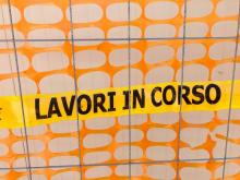 scritta "lavori in corso"