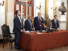 foto di gruppo nel salone di Tursi 
