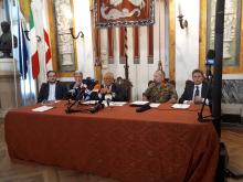 foto di gruppo nel salone di Tursi 