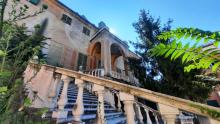 L'ingresso della Villa visto dal piazzale