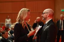 La sindaca di Genova Silvia Salis insieme al presidente di Confcommercio Genova Alessandro Cavo