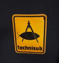 Il logo di Technisub stampato su una muta subacquea