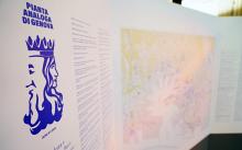 Un pannello della mostra che riproduce la "Pianta analoga di Genova"