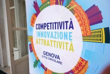 Sfera bianca con scritto all'interno "Competitività, innovazione, attrattività: Genova Città circolare" Sfera bianca con scritto all'interno "Competitività, innovazione, attrattività"