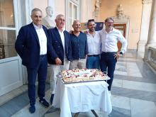 50 anni RadioTaxi_Consiglieri cooperativa con torta