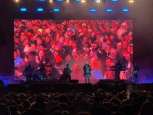 Il palco di piazza della Vittoria durante il concerto dei Pinguini Tattici Nucleari 